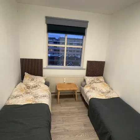 Hyggelig Taet Pa Motorvej Og Zoo Apartamento