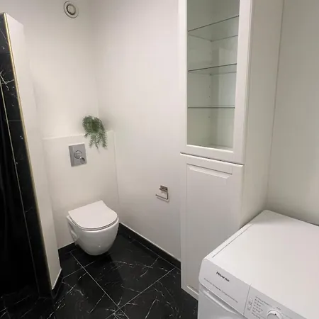 Apartment Hyggelig Taet Pa Motorvej Og Zoo