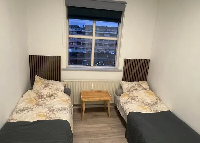 Hyggelig Taet Pa Motorvej Og Zoo Apartment