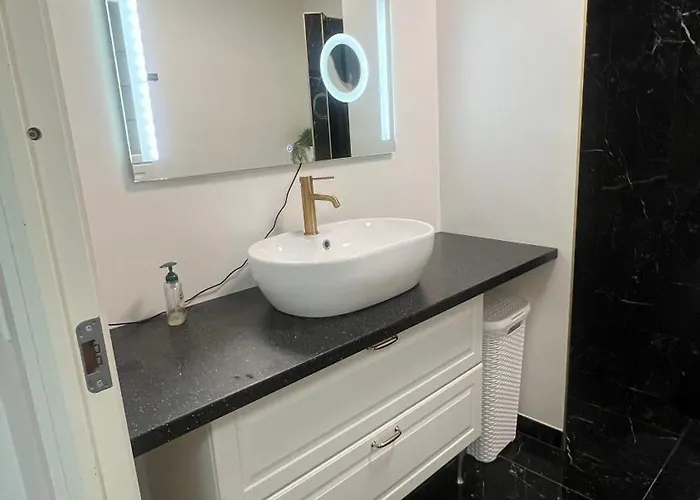 Hyggelig Taet Pa Motorvej Og Zoo