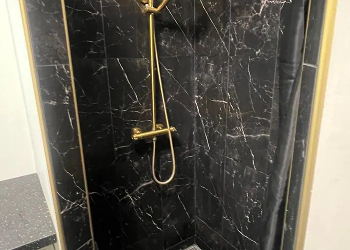 Hyggelig Taet Pa Motorvej Og Zoo Apartment Odense