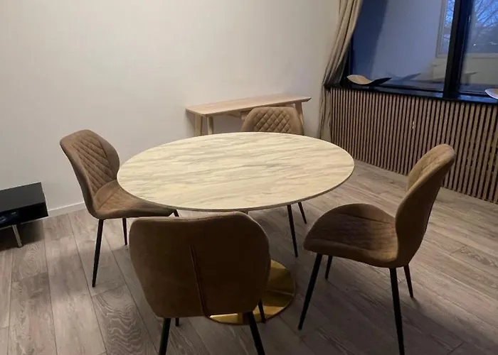 Hyggelig Taet Pa Motorvej Og Zoo Apartment *